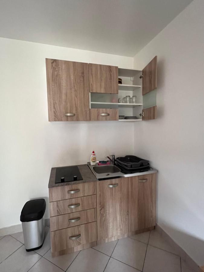 Ksenia Guesthouse Apartments And Studios Budva Zewnętrze zdjęcie